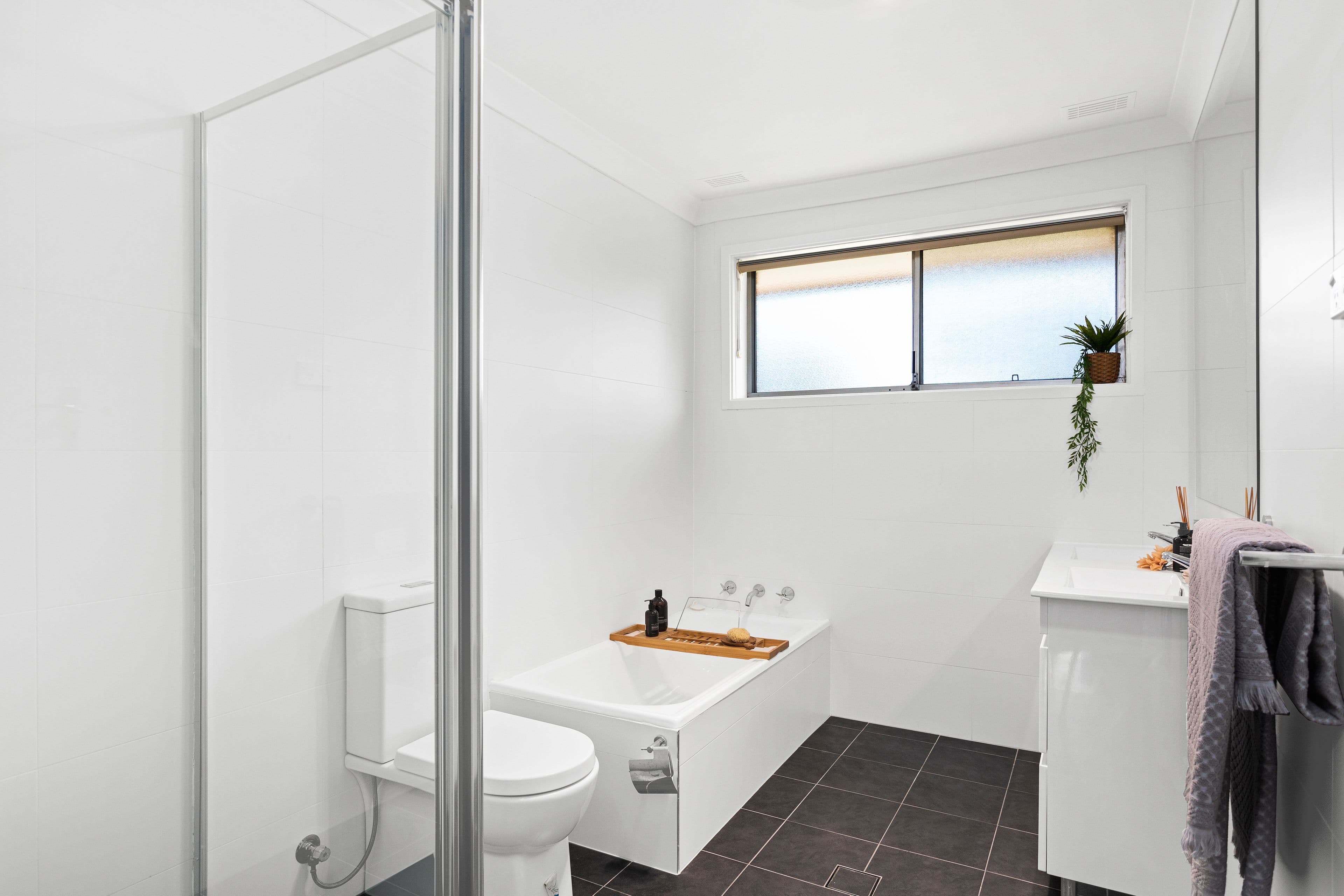 4 Wood Avenue, Mount Warrigal NSW 2528, Mount Warrigal - Thumbnail 6