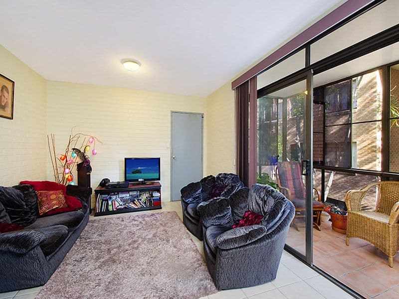 Unit 2 'Lumbra' 14 Douglas Street, MOOLOOLABA QLD 4557, Mooloolaba - Thumbnail 2