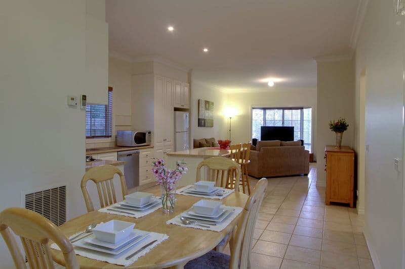 2 VIEW Street, CROYDON VIC 3136, Croydon - Thumbnail 8