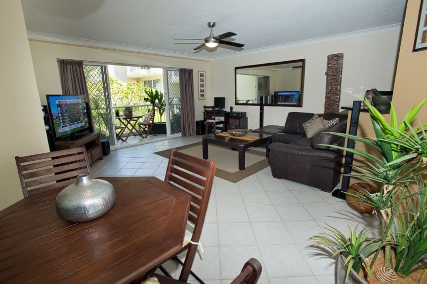 15 Burleigh Street, BURLEIGH HEADS QLD 4220, Burleigh Heads - Thumbnail 2