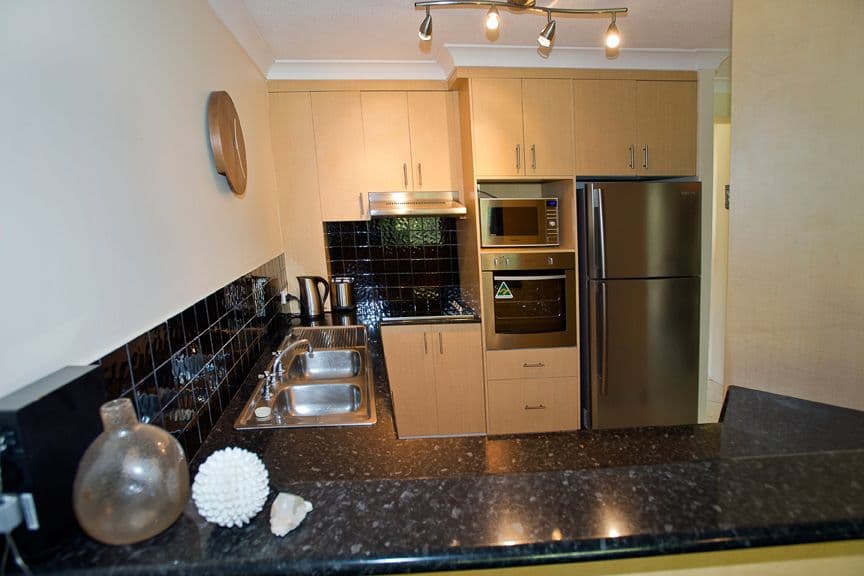 15 Burleigh Street, BURLEIGH HEADS QLD 4220, Burleigh Heads - Thumbnail 3