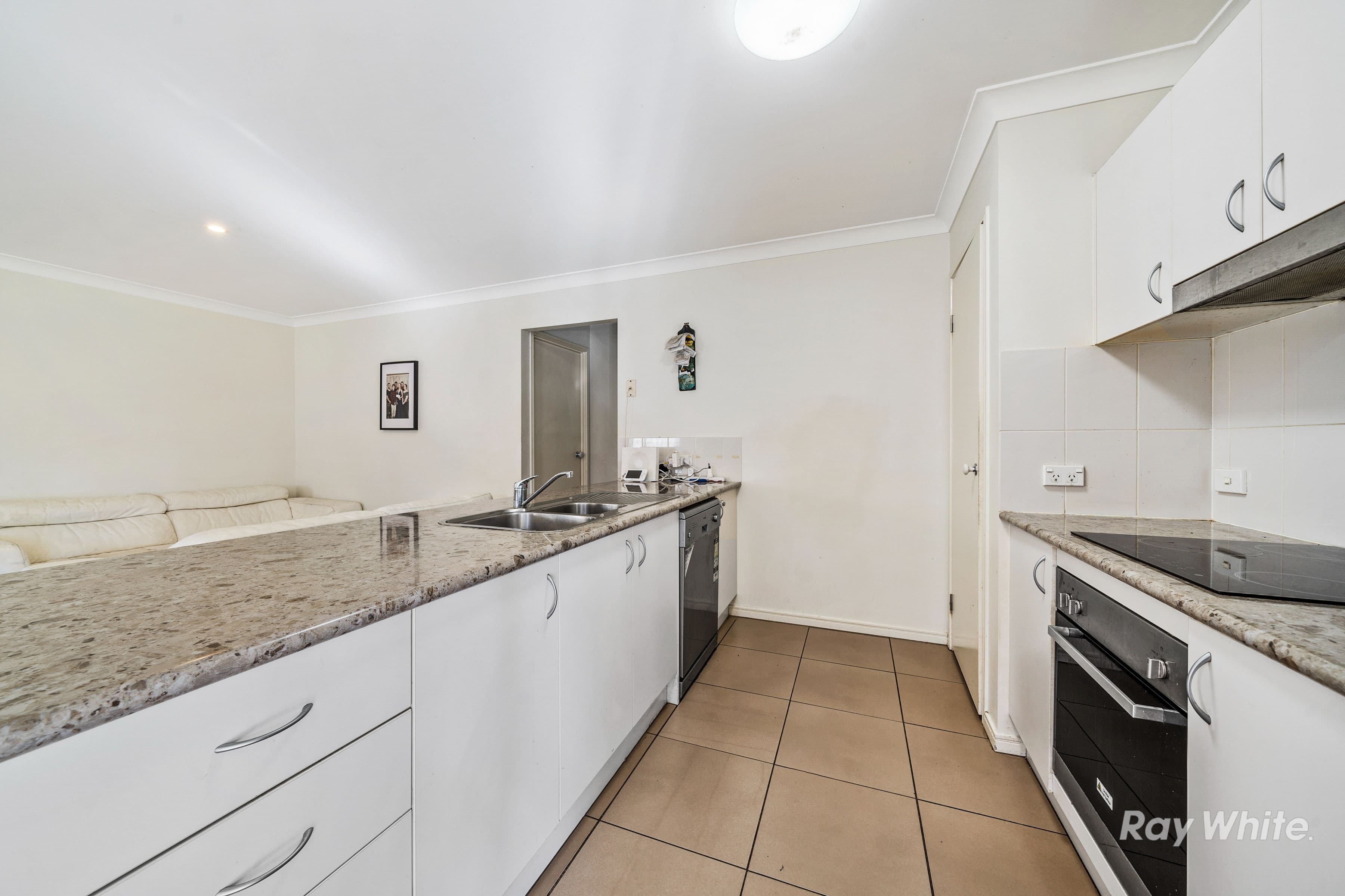 11 Highwood Court, FLAGSTONE QLD 4280, Flagstone - Thumbnail 4