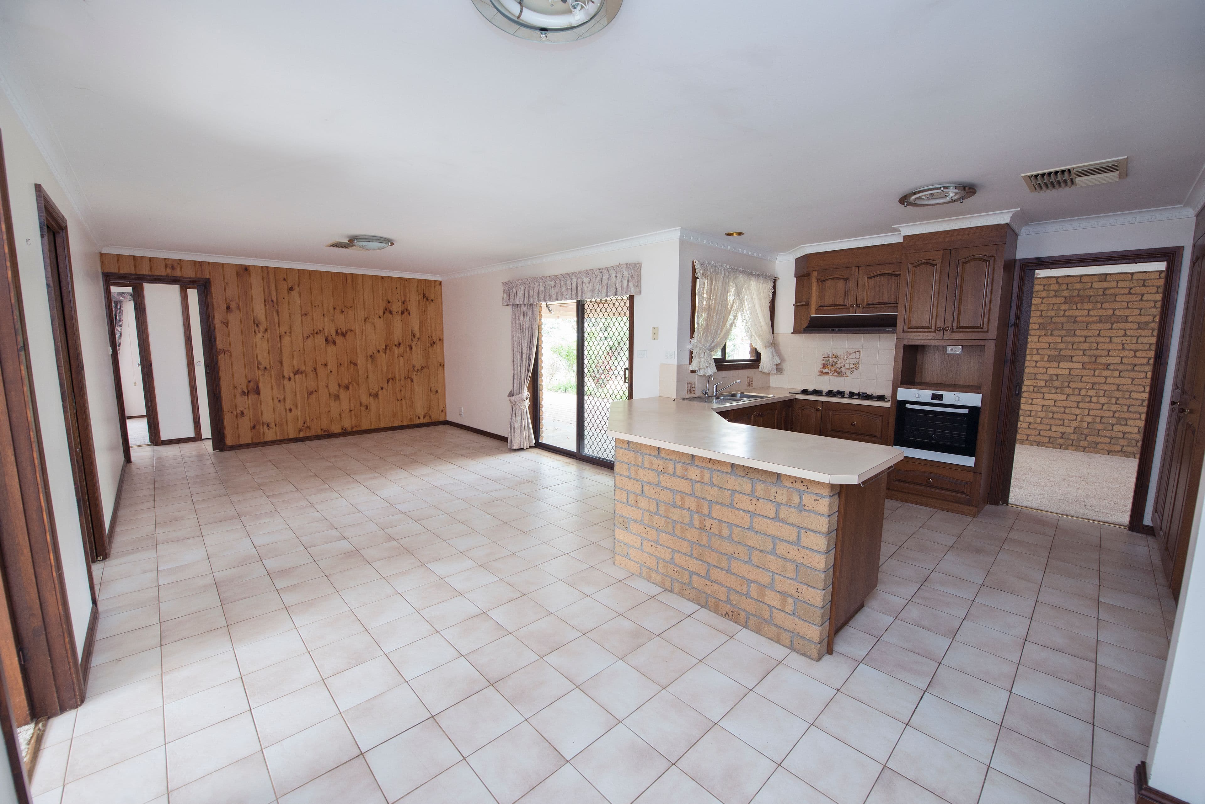 35 PARKVIEW Drive, Swan Hill VIC 3585, Swan Hill - Thumbnail 2