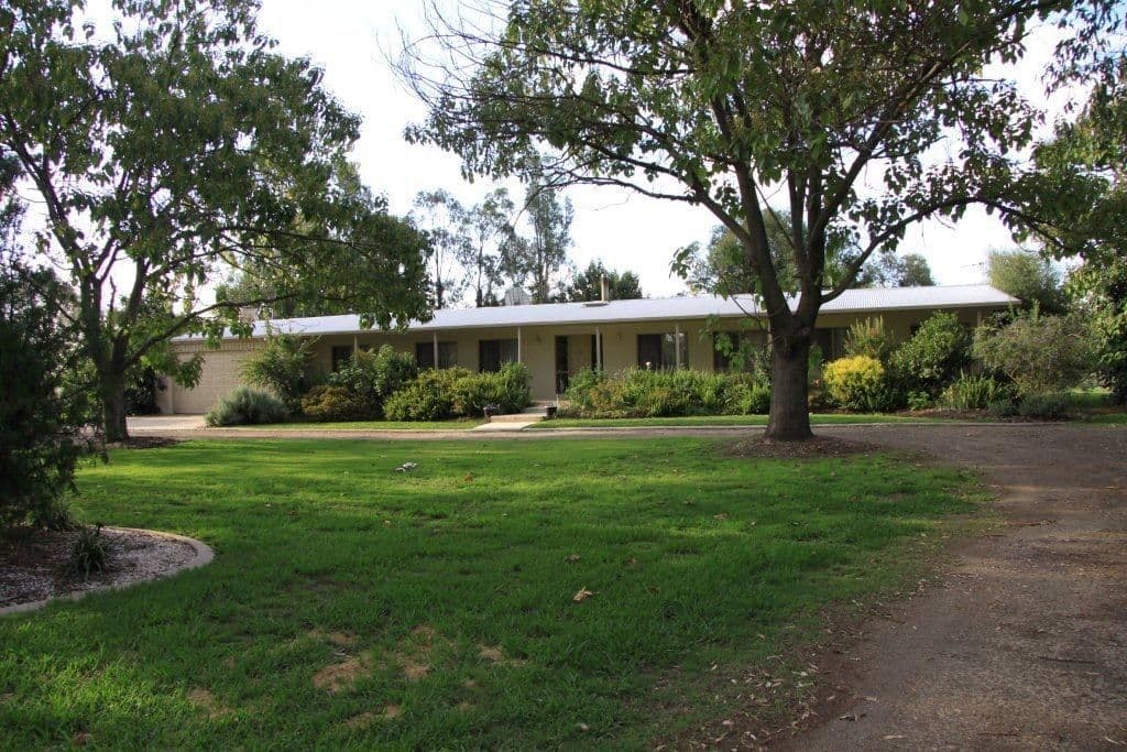 75 Porters Road, Benalla VIC 3672, Benalla - Image 1