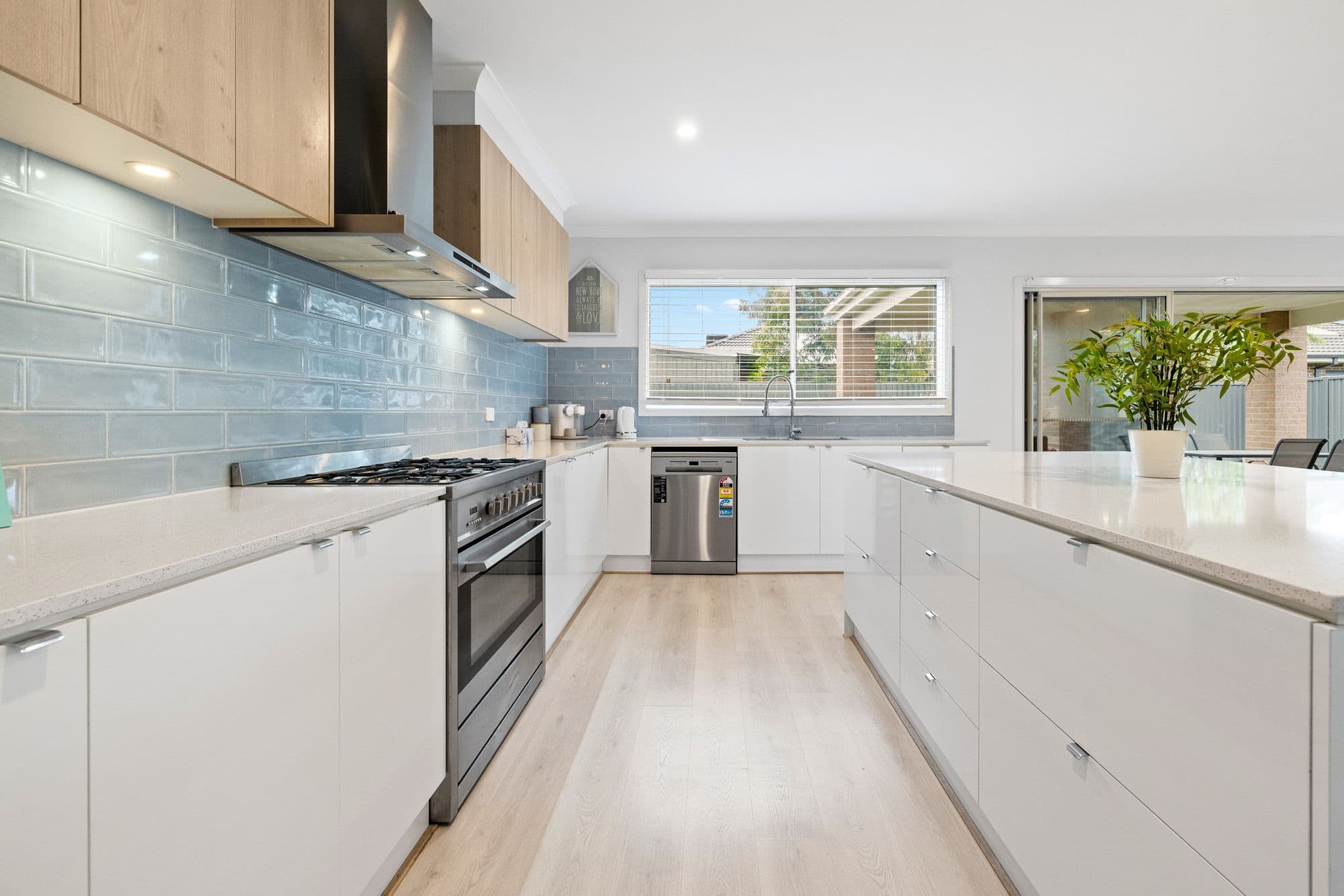 31 Canterbury Road West, Lara VIC 3212, Lara - Thumbnail 2