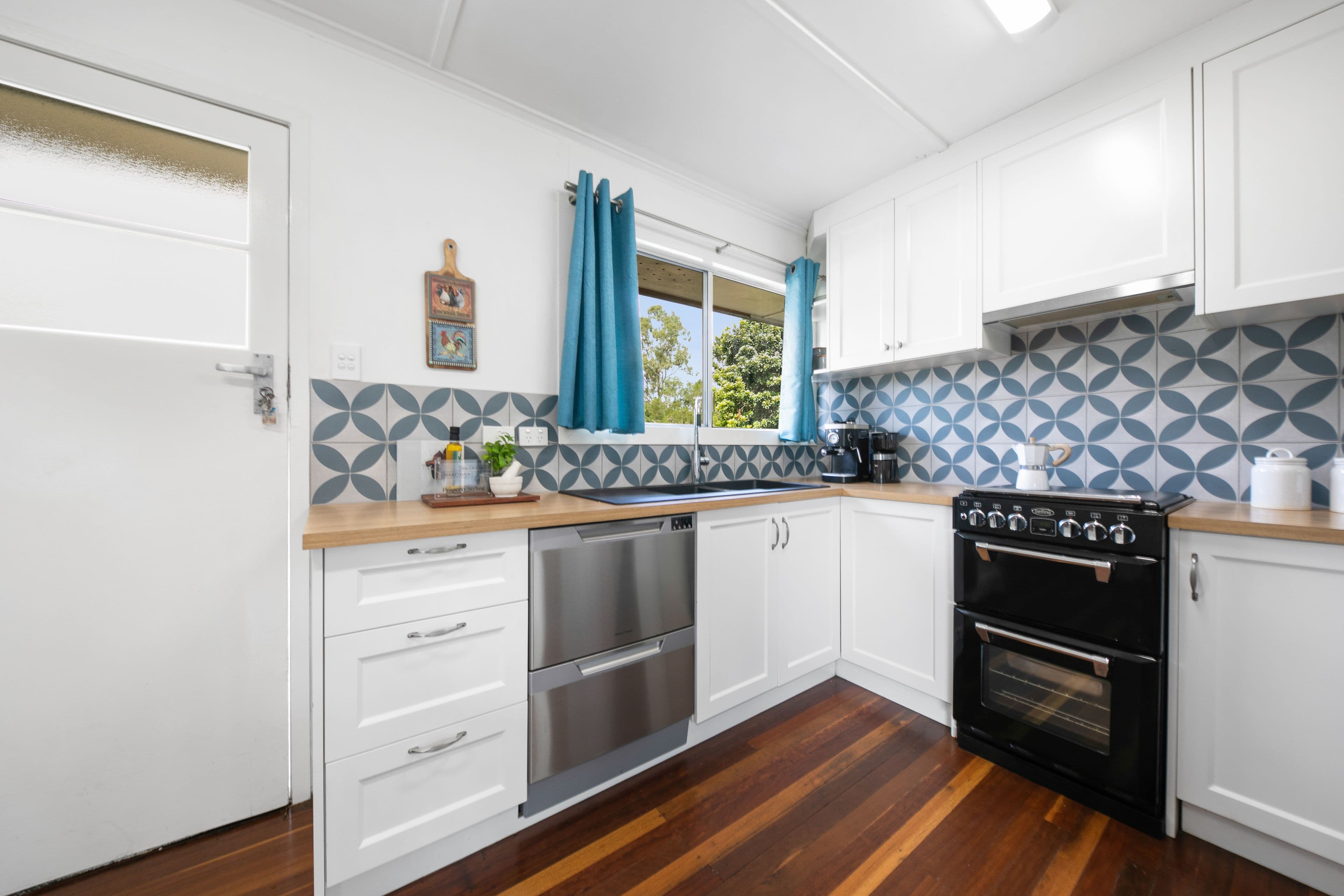 7 Ingham Street, Oxley QLD 4075, Oxley - Thumbnail 2