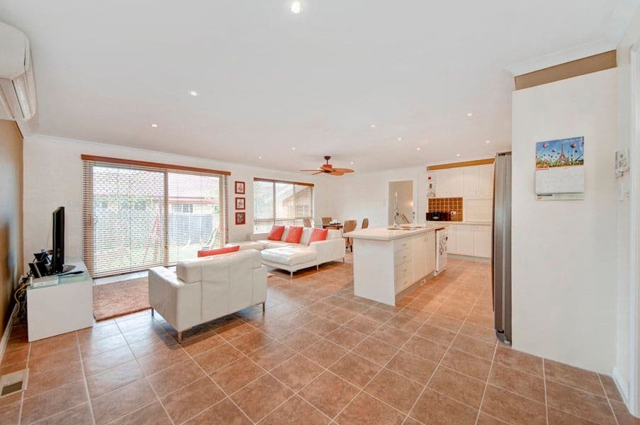 121 Halloran Drive, JERRABOMBERRA NSW 2619, Jerrabomberra - Thumbnail 5