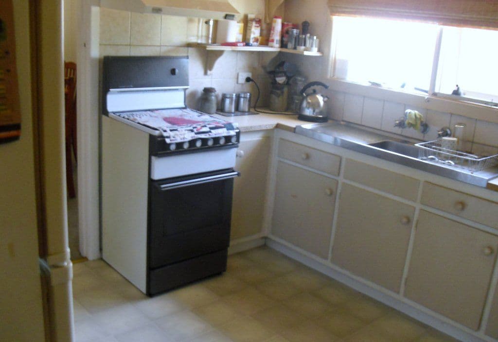 6 Rayfield Avenue, CRAIGIEBURN VIC 3064, Craigieburn - Thumbnail 2
