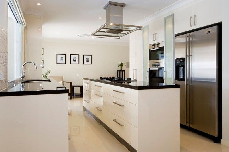 124 Sundance Way, RUNAWAY BAY QLD 4216, Runaway Bay - Thumbnail 2