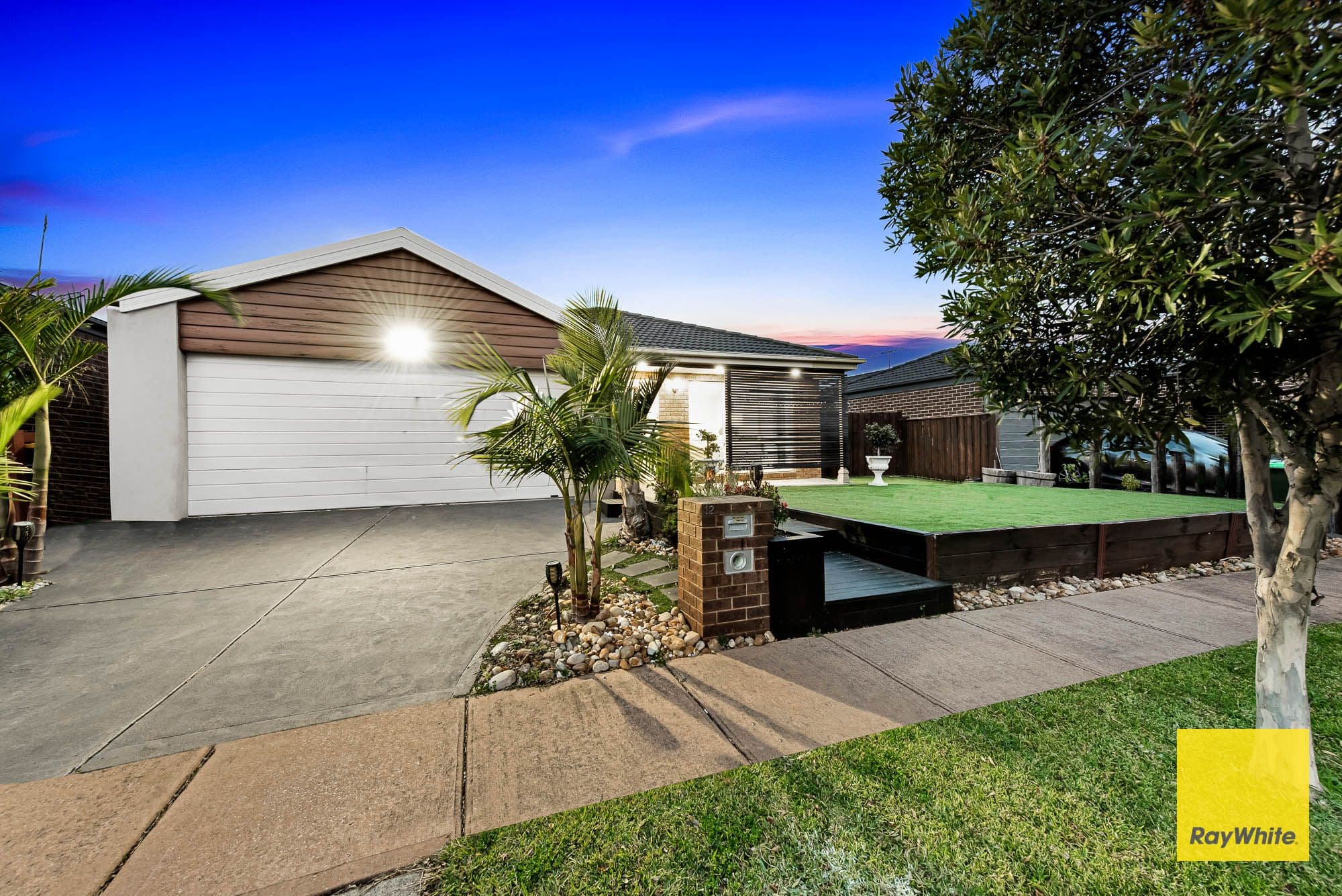 12 Spoonbill Close, Williams Landing VIC 3027, Williams Landing - Thumbnail 2