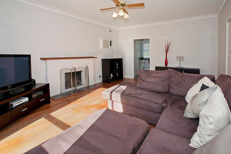 1 Laura Avenue, BELMONT VIC 3216, Belmont - Thumbnail 2