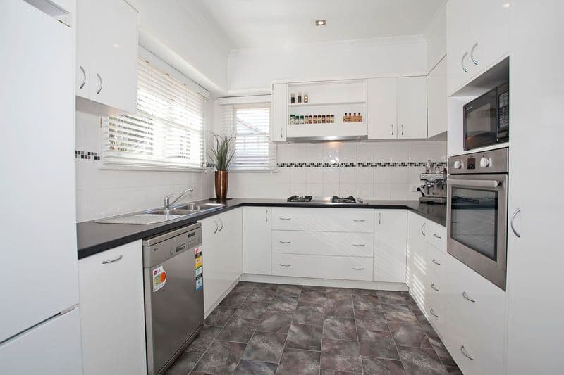 1 Laura Avenue, BELMONT VIC 3216, Belmont - Thumbnail 3