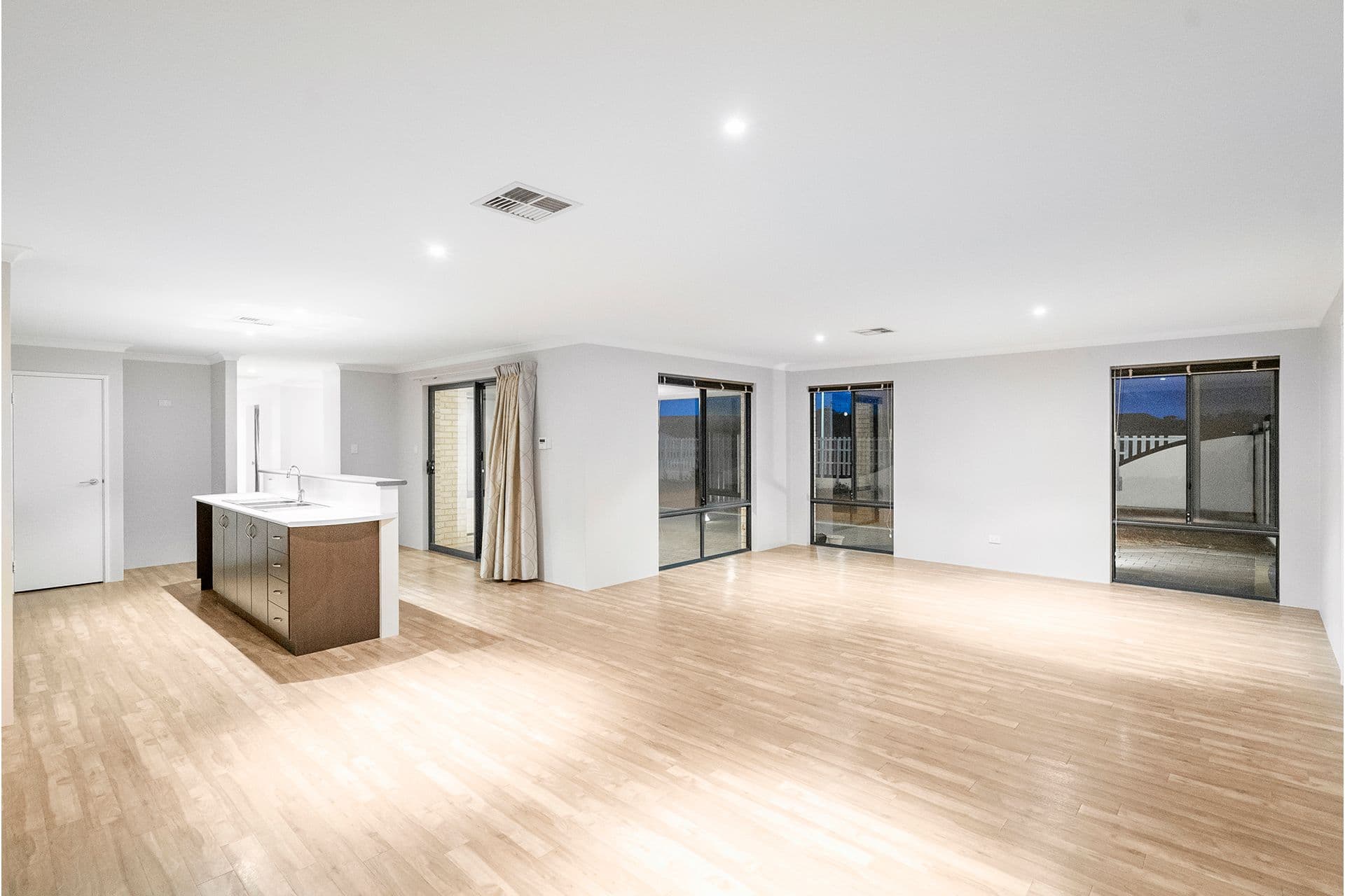 129 Glenfield Beach Drive, Glenfield WA 6532, Glenfield - Thumbnail 4