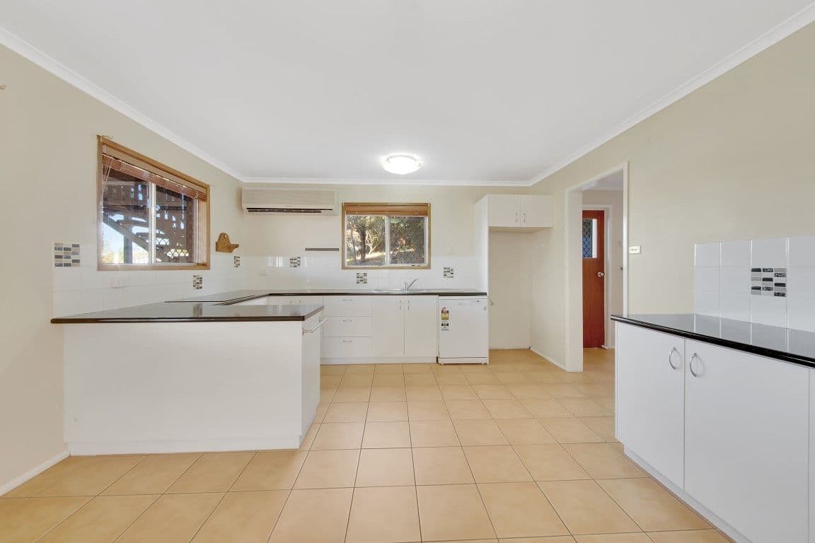 9 Wattle Street, New Auckland QLD 4680, New Auckland - Thumbnail 5