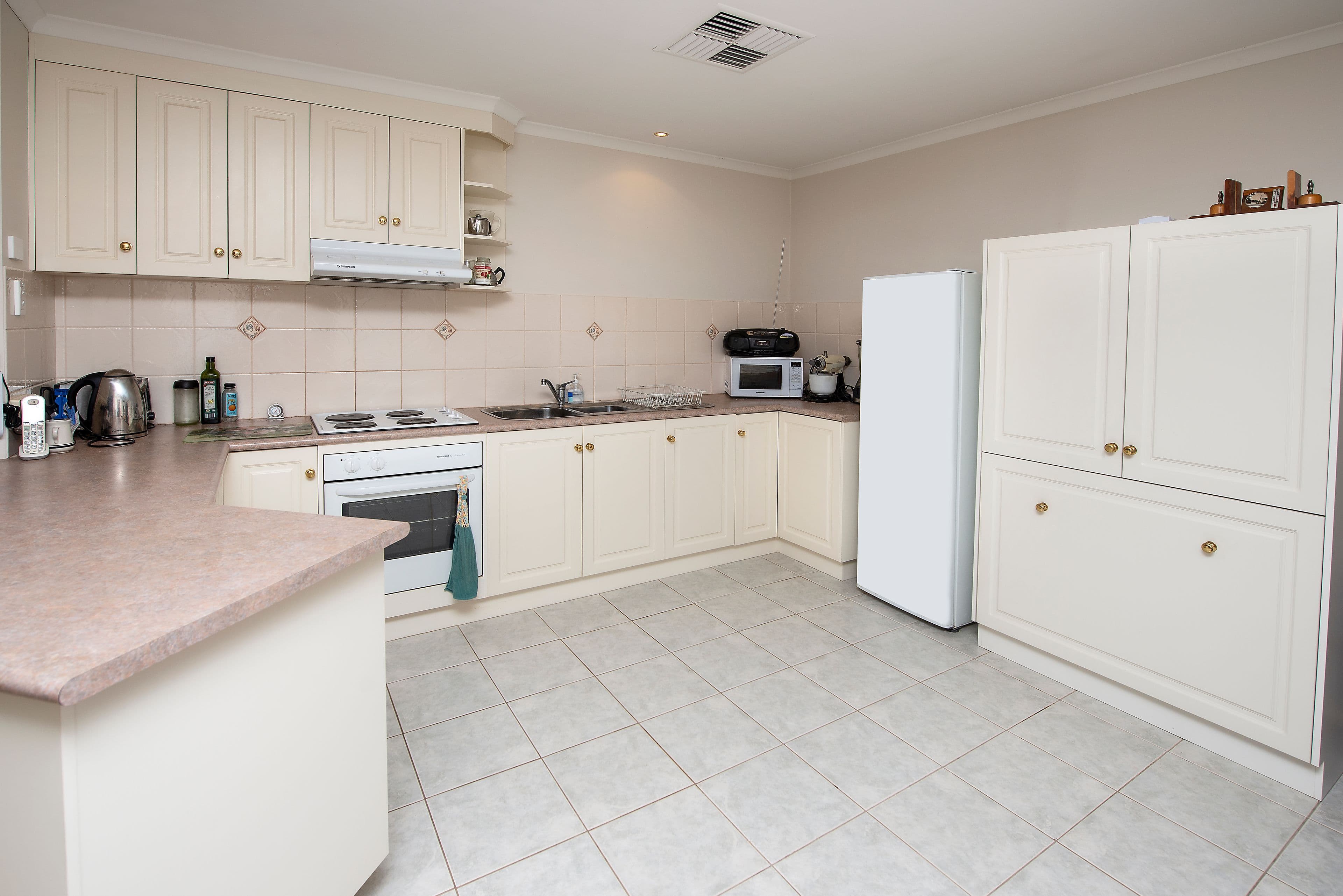 141 Stradbroke Avenue, Swan Hill VIC 3585, Swan Hill - Thumbnail 6