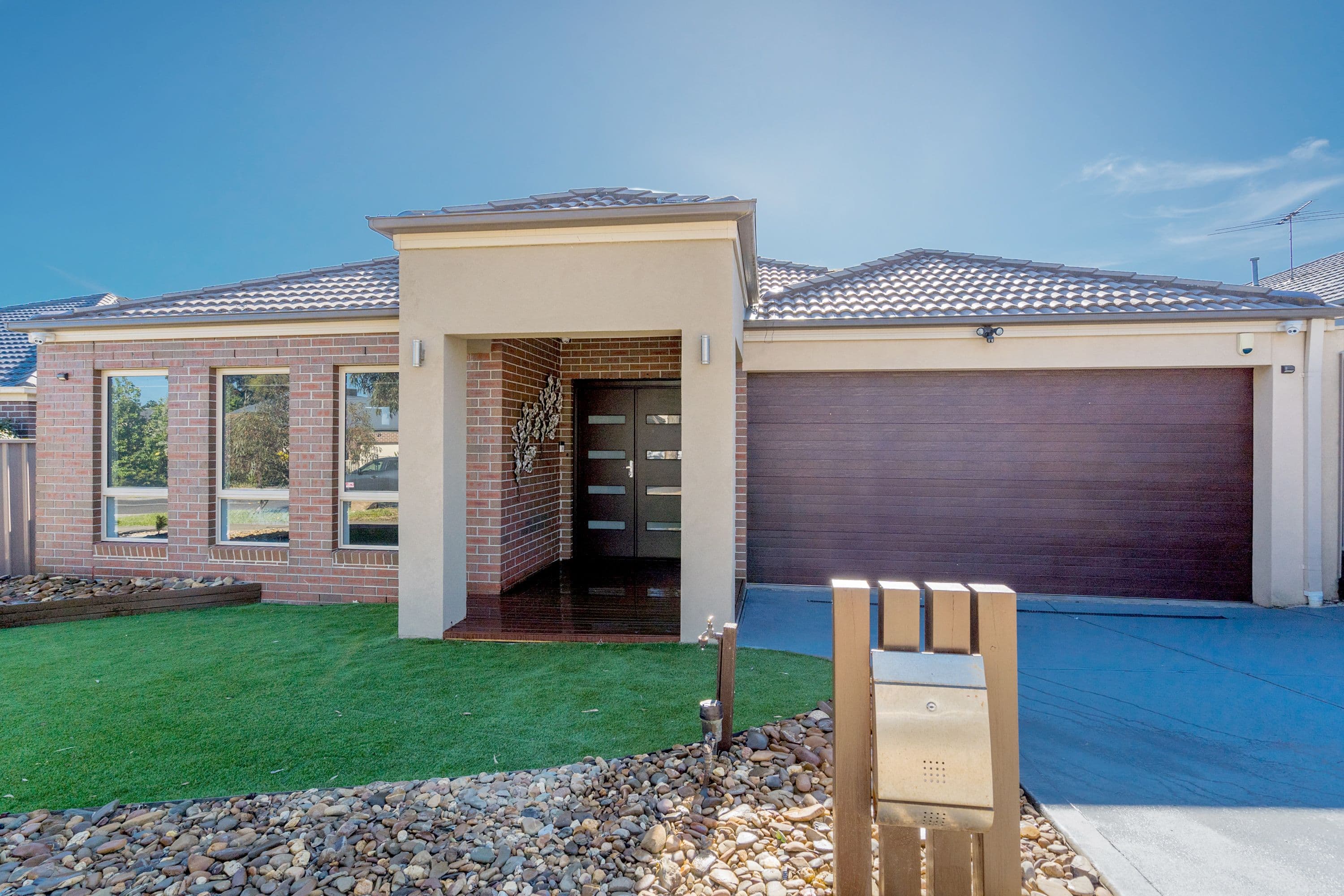 10 Jirrahlinga Terrace, Craigieburn VIC 3064, Craigieburn - Image 1