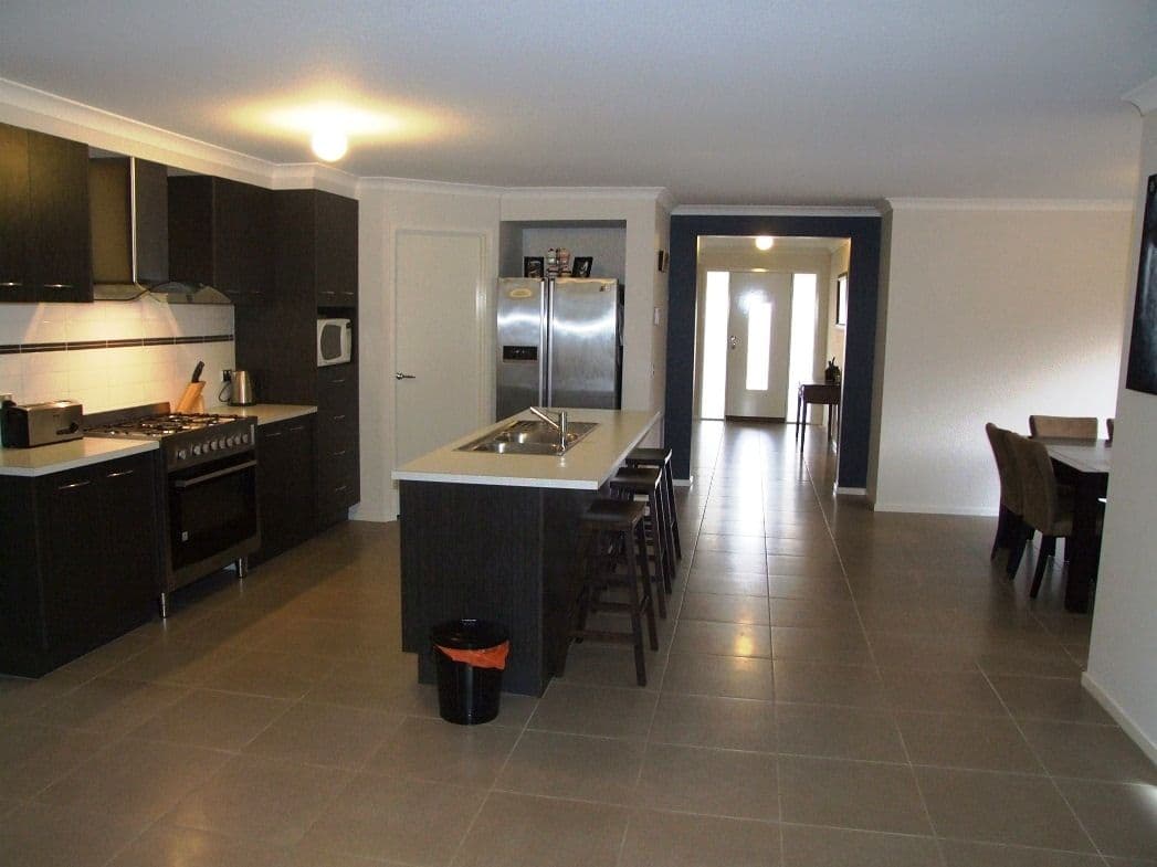 36 Hawthorn Avenue, MELTON WEST VIC 3337, Melton West - Thumbnail 3