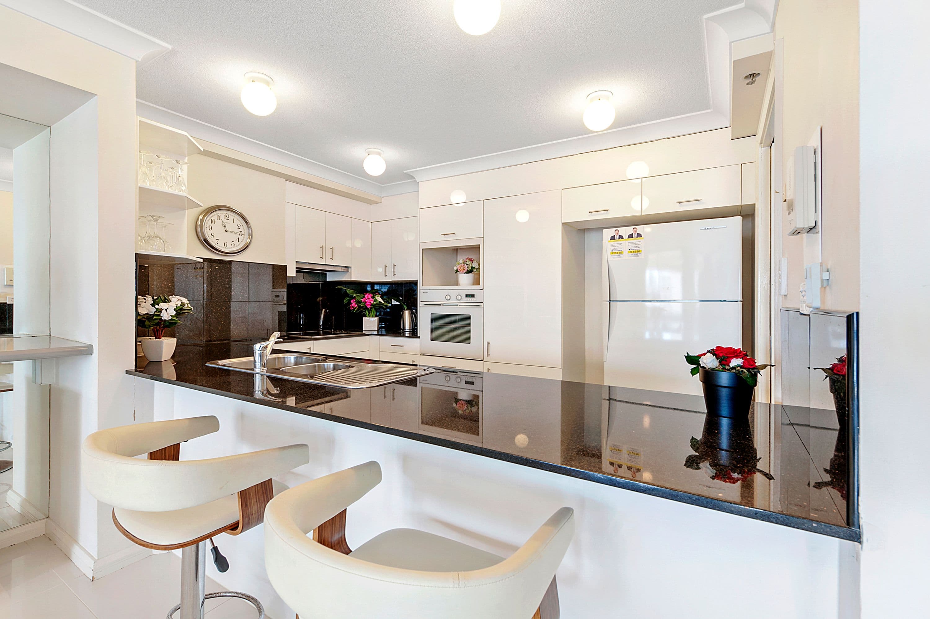 15 Victoria Avenue, Broadbeach QLD 4218, Broadbeach - Thumbnail 4