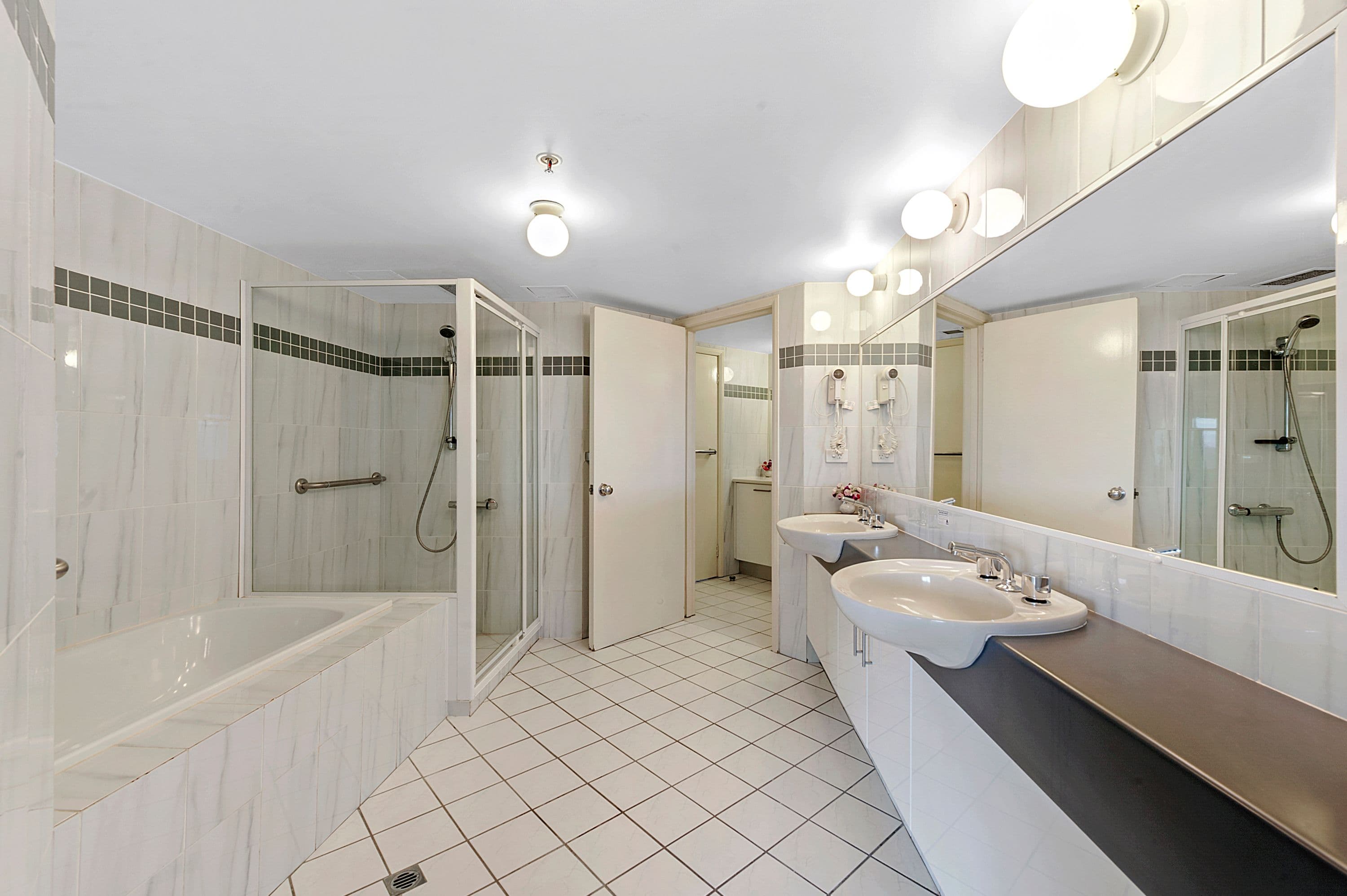15 Victoria Avenue, Broadbeach QLD 4218, Broadbeach - Thumbnail 8