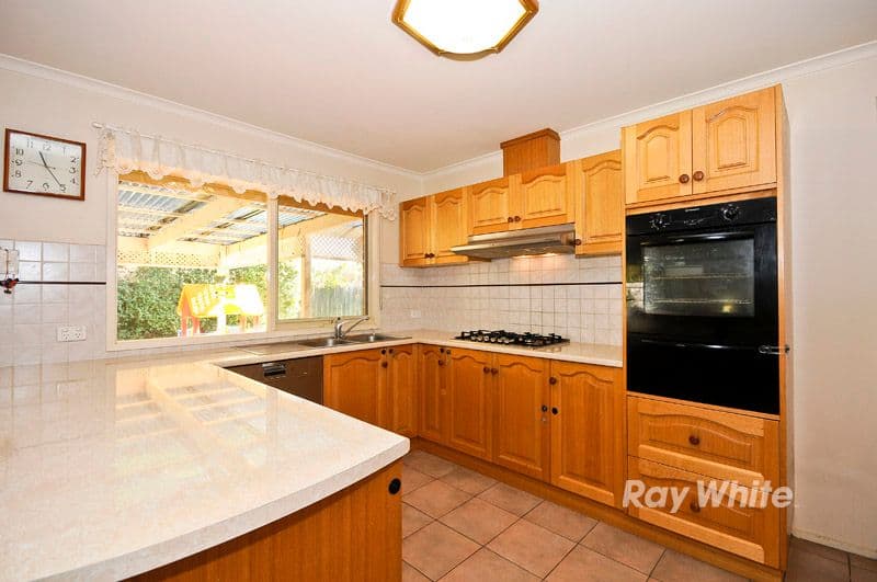 61 Mendora Crescent, WANTIRNA SOUTH VIC 3152, Wantirna South - Thumbnail 3