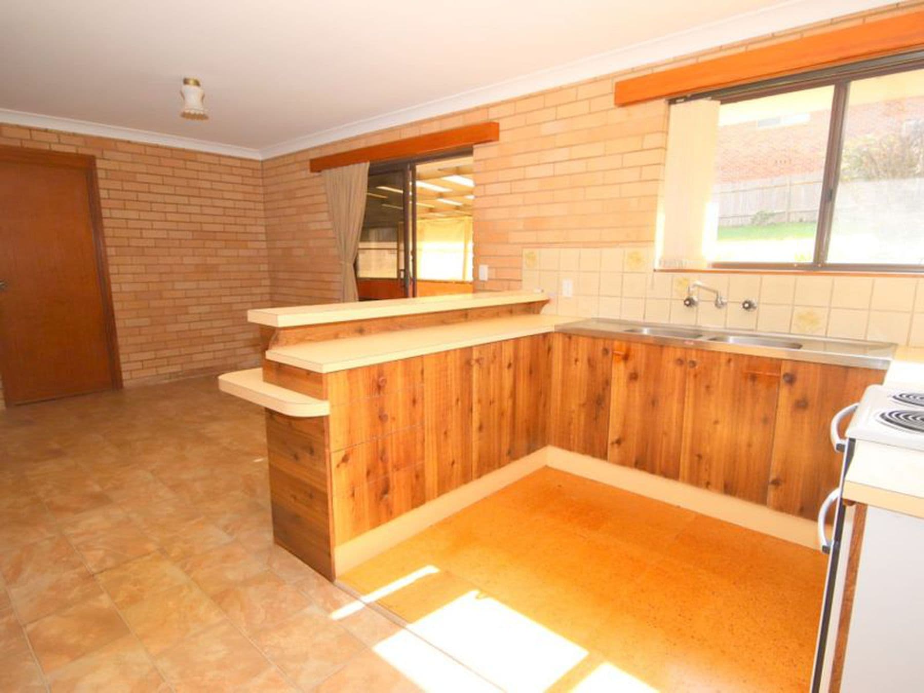 8 Willcocks  Avenue, Narooma, Narooma - Thumbnail 4