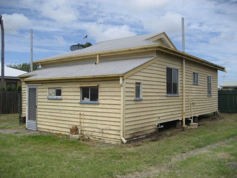 9 Anderson Street, AVENELL HEIGHTS QLD 4670, Avenell Heights - Thumbnail 3