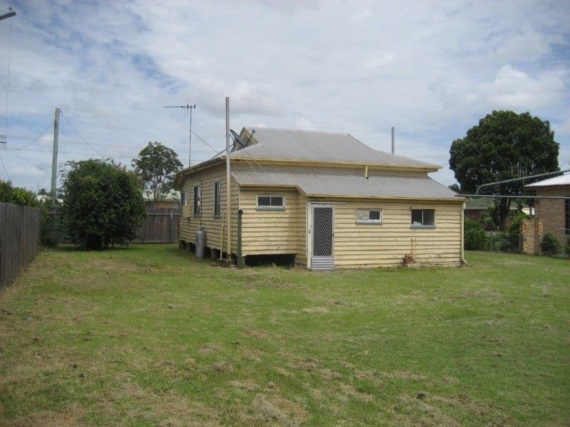 9 Anderson Street, AVENELL HEIGHTS QLD 4670, Avenell Heights - Thumbnail 5