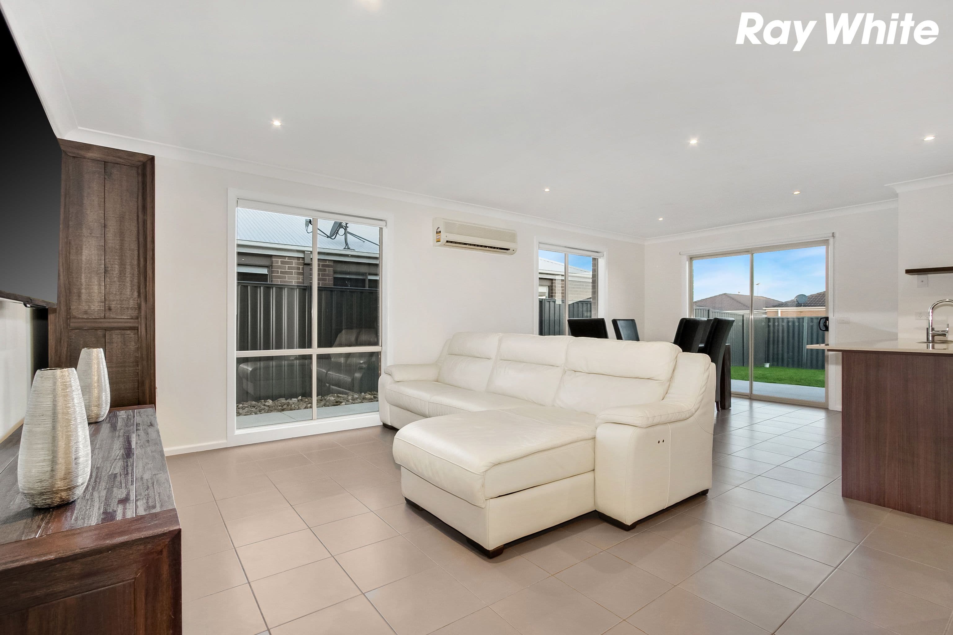 7 Orchard Valley Avenue, Pakenham VIC 3810, Pakenham - Thumbnail 4