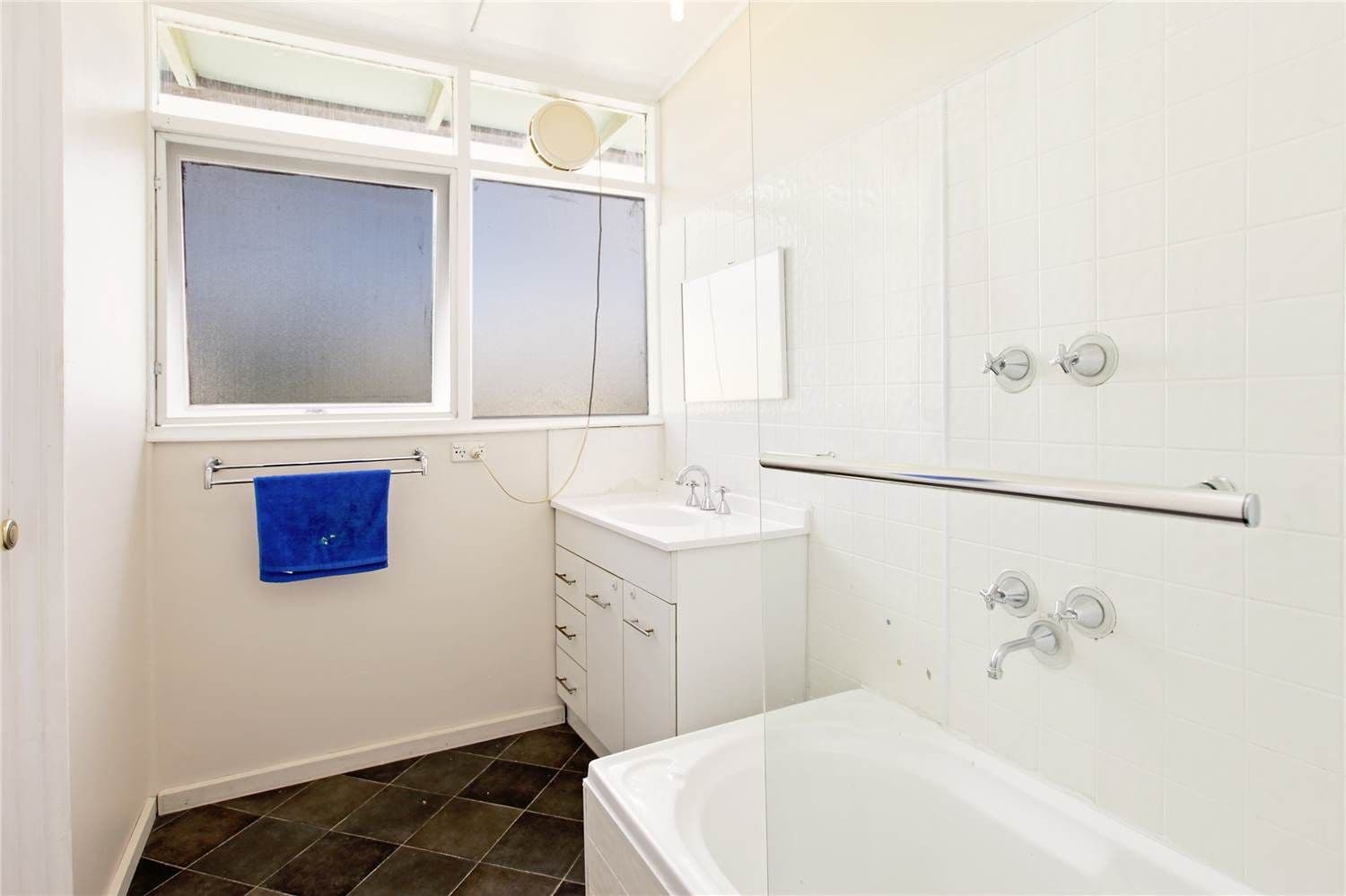 4 Tucker Street, BREAKWATER VIC 3219, Breakwater - Thumbnail 5