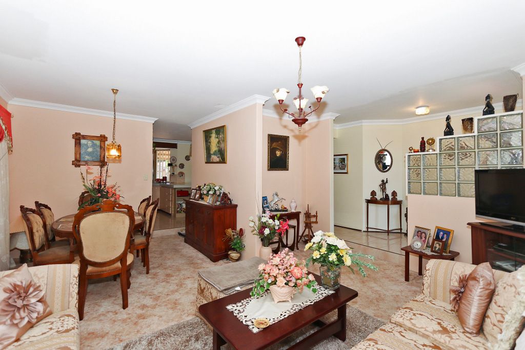 11 Ellara Court, Alexander Heights WA 6064, Alexander Heights - Thumbnail 6