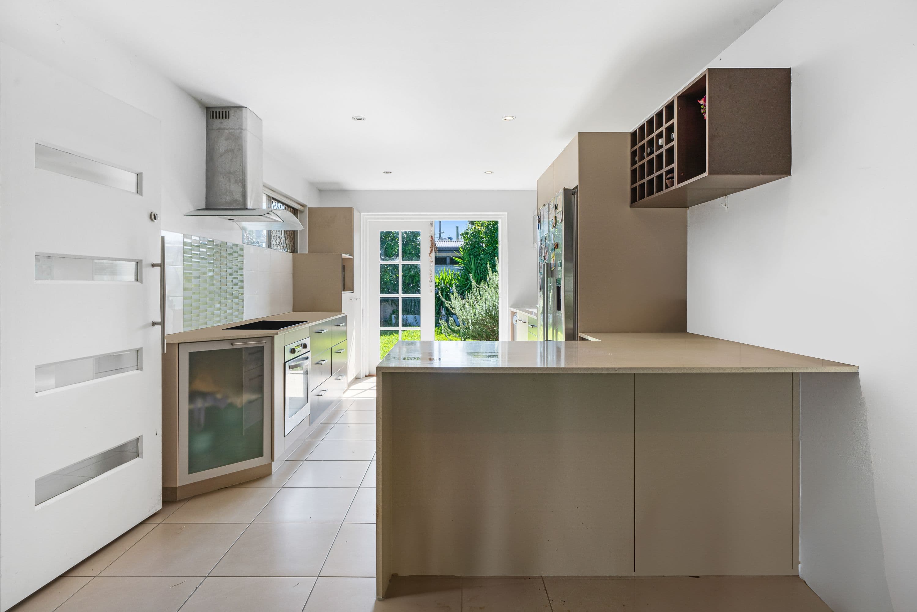 9 Flores Avenue, Palm Beach QLD 4221, Palm Beach - Thumbnail 4