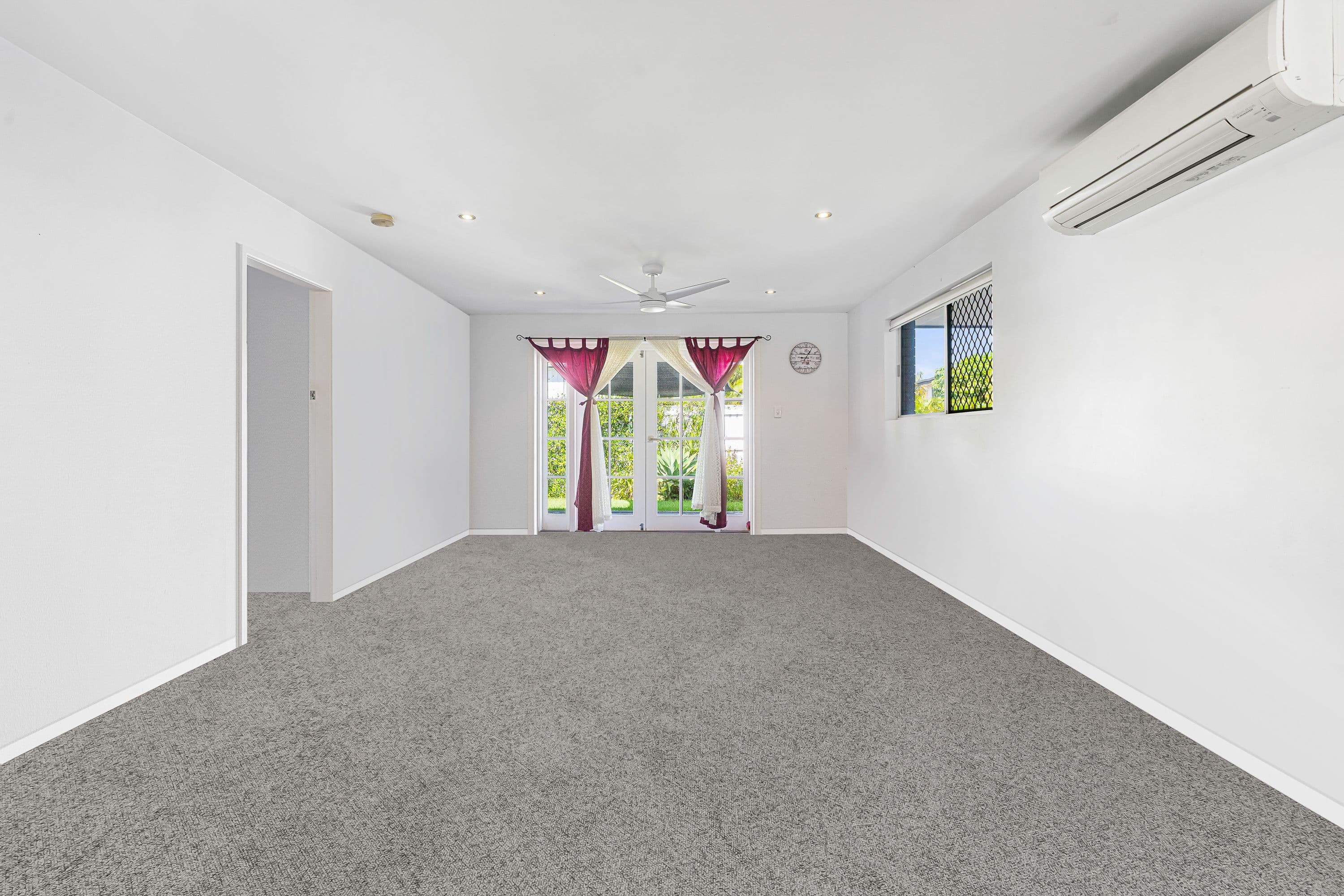 9 Flores Avenue, Palm Beach QLD 4221, Palm Beach - Thumbnail 5
