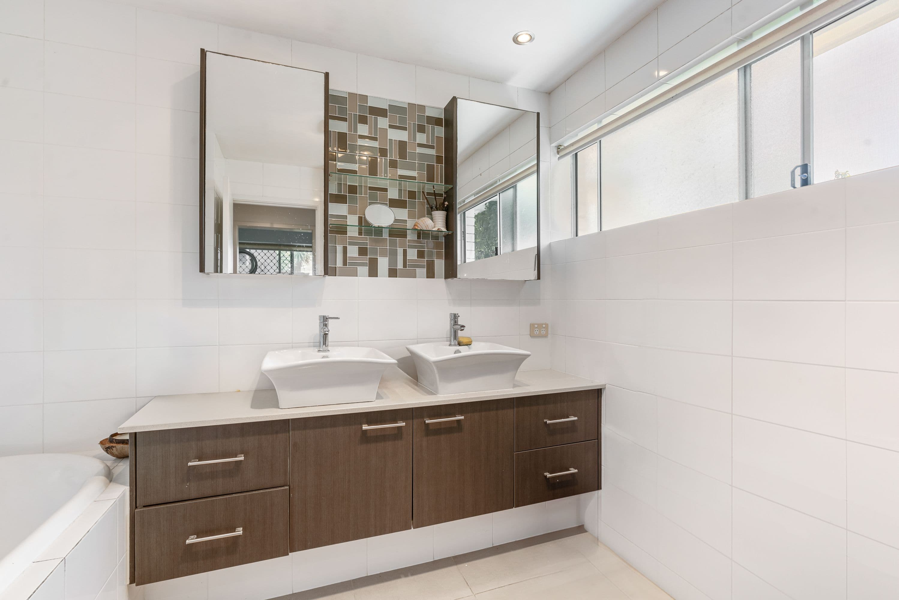 9 Flores Avenue, Palm Beach QLD 4221, Palm Beach - Thumbnail 8