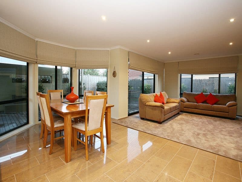 13 Moreton Bay Boulevard, LYNDHURST VIC 3975, Lyndhurst - Thumbnail 2