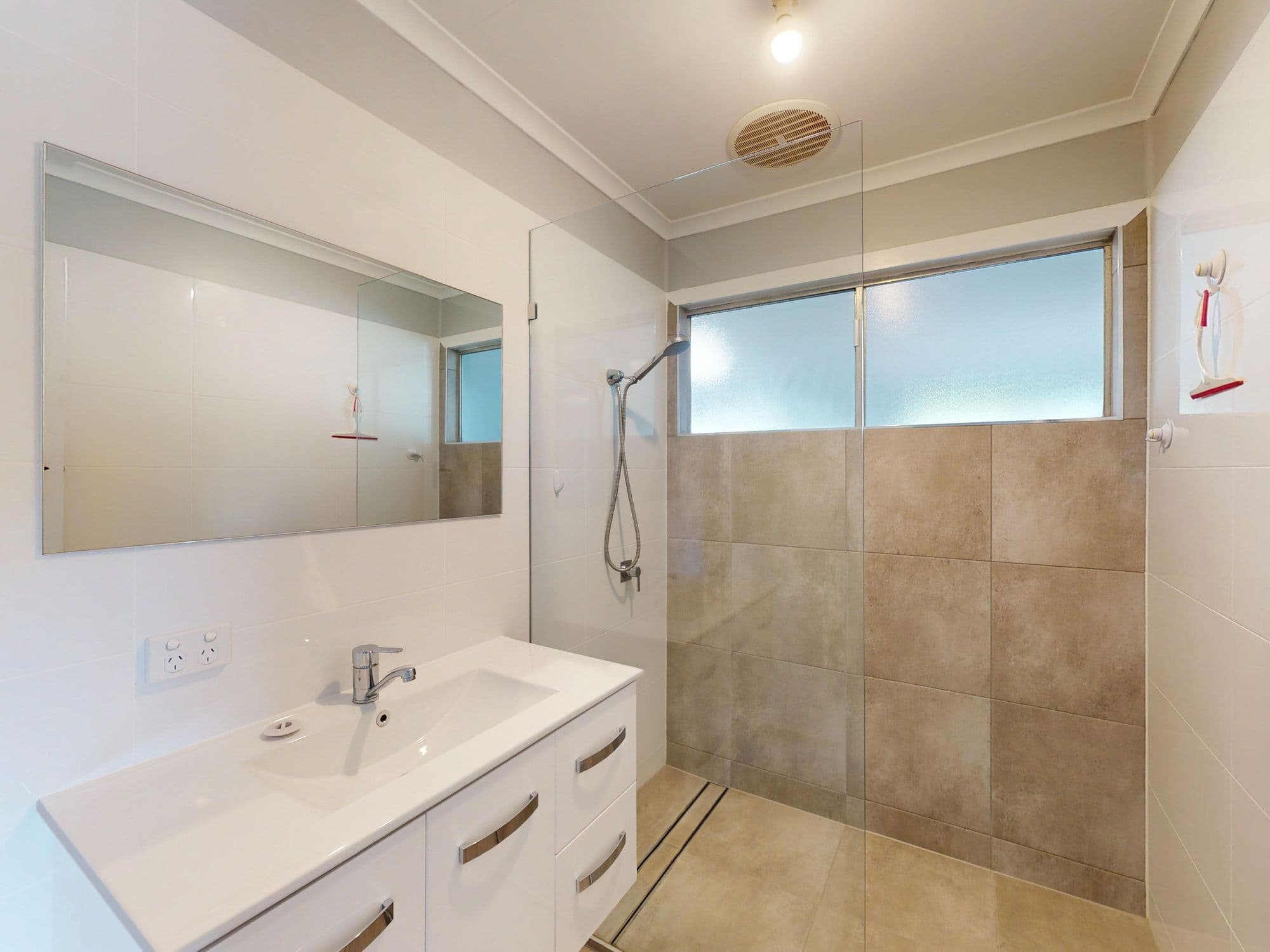20 Cliffdale Avenue, Deception Bay QLD 4508, Deception Bay - Thumbnail 3