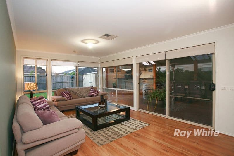 20 Sussex Avenue, CRANBOURNE NORTH VIC 3977, Cranbourne North - Thumbnail 4