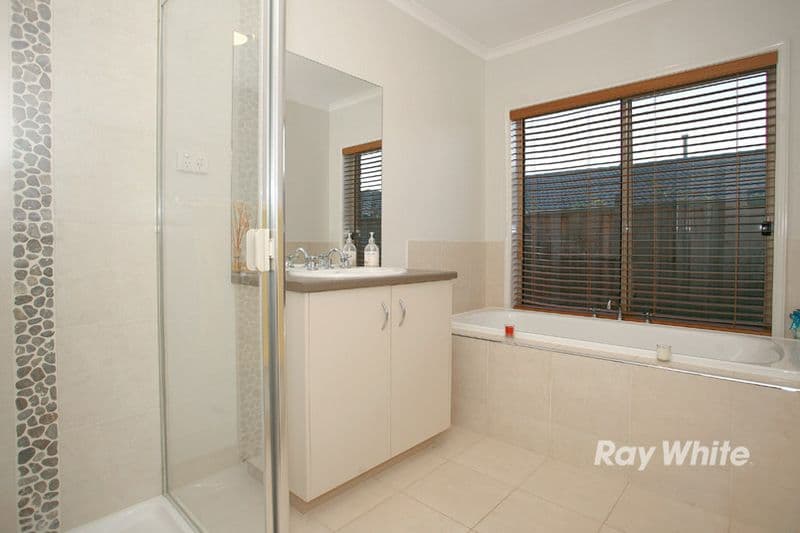 20 Sussex Avenue, CRANBOURNE NORTH VIC 3977, Cranbourne North - Thumbnail 7
