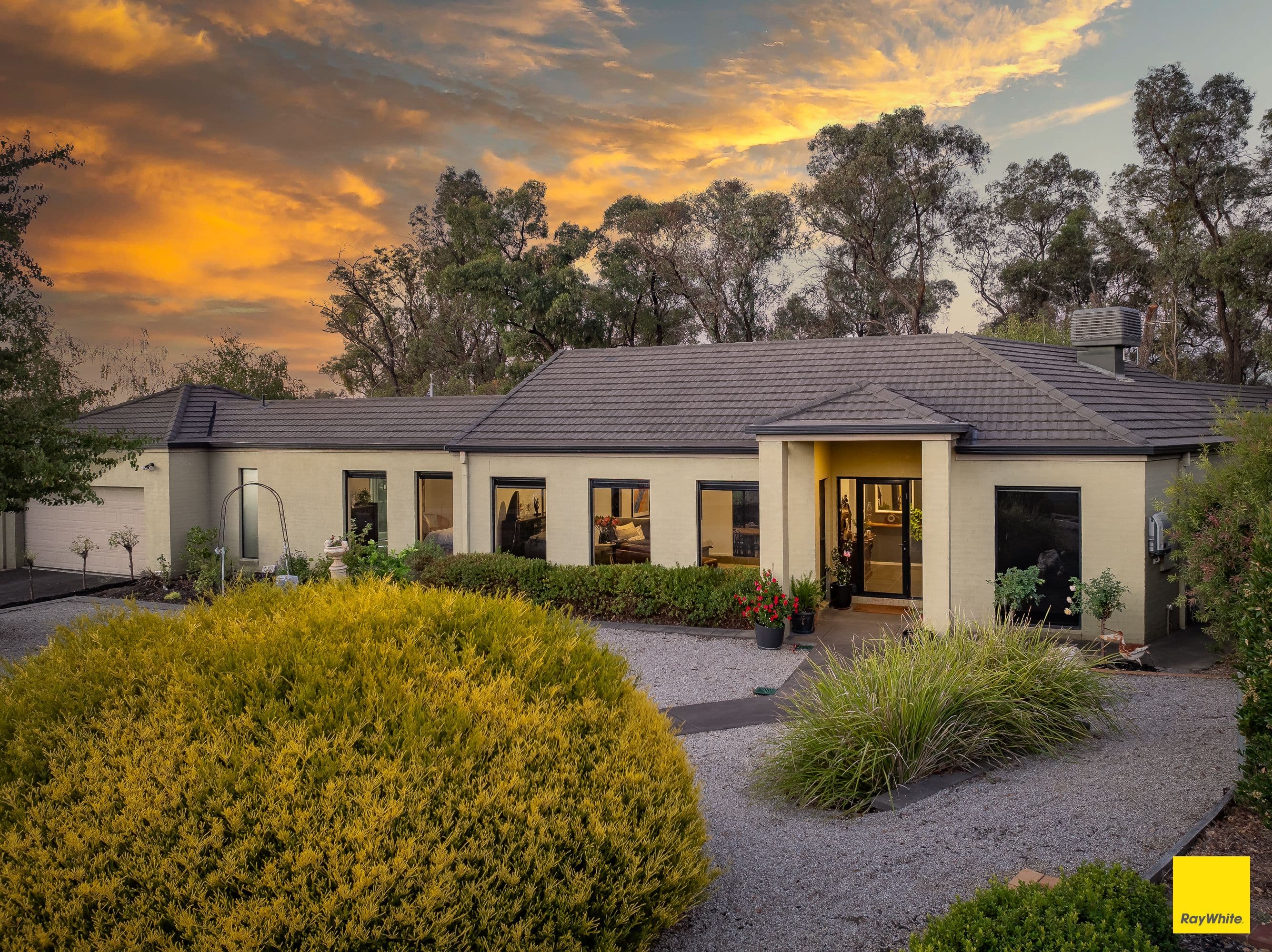 10 Golden Glade, Strathdale VIC 3550, Strathdale - Image 1