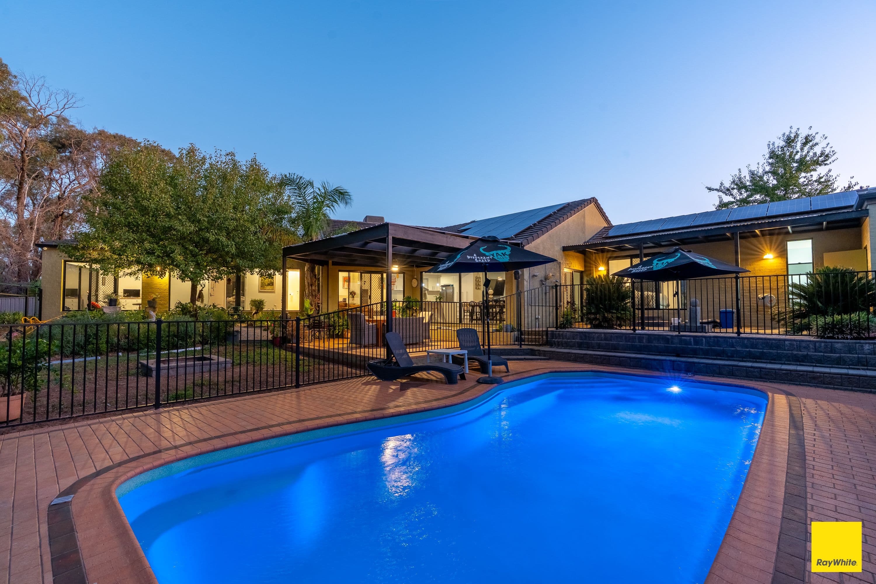 10 Golden Glade, Strathdale VIC 3550, Strathdale - Thumbnail 2