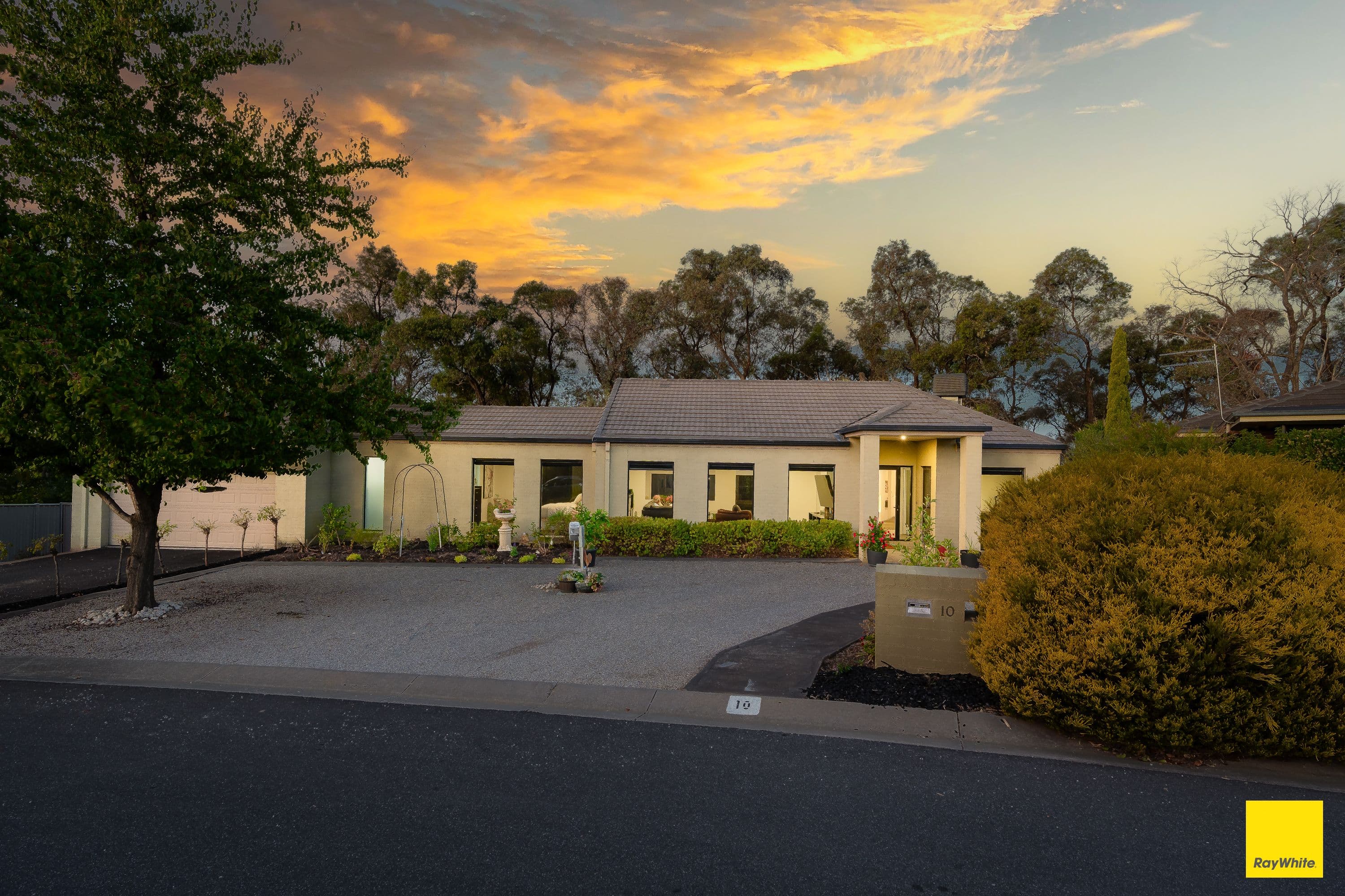 10 Golden Glade, Strathdale VIC 3550, Strathdale - Thumbnail 4