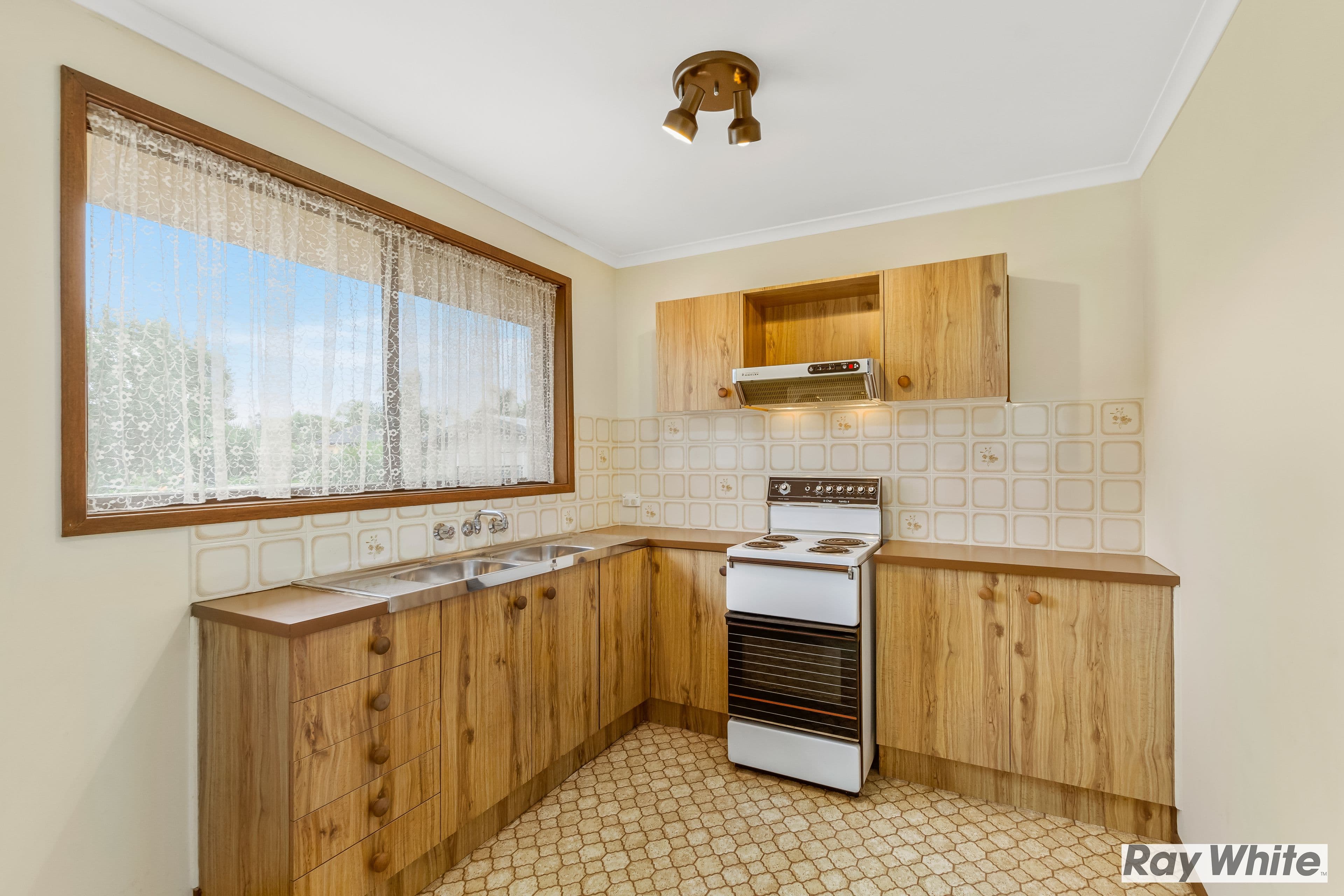 34 Woodridge Road, Horsley - Thumbnail 2