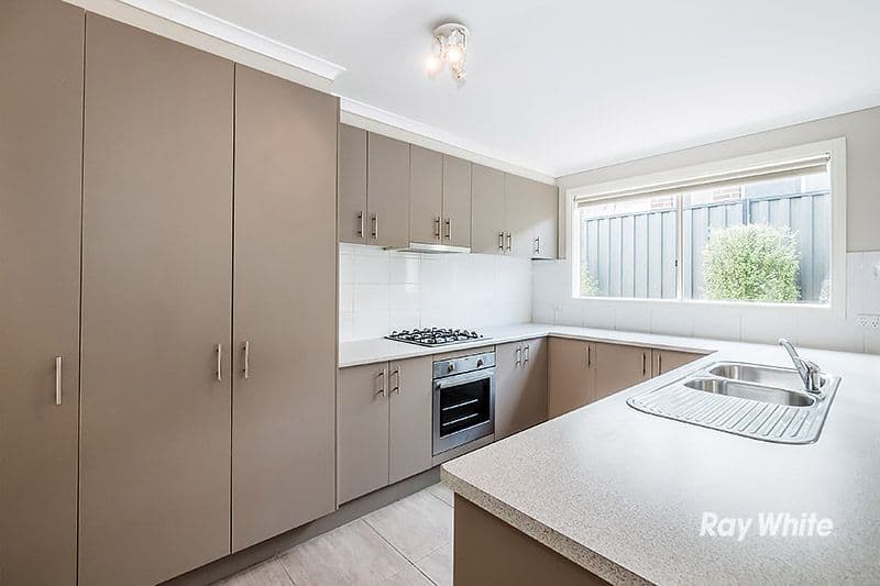 30 Lucerne Circuit, Pakenham VIC 3810, Pakenham - Thumbnail 2