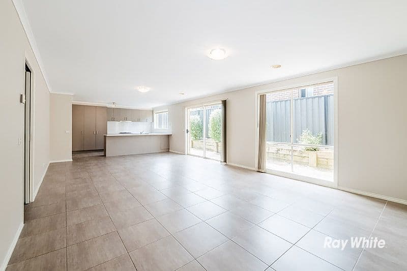 30 Lucerne Circuit, Pakenham VIC 3810, Pakenham - Thumbnail 4