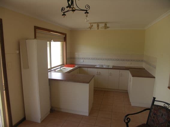 36 Seaview Avenue, WIRRINA COVE SA 5204, Wirrina Cove - Thumbnail 2