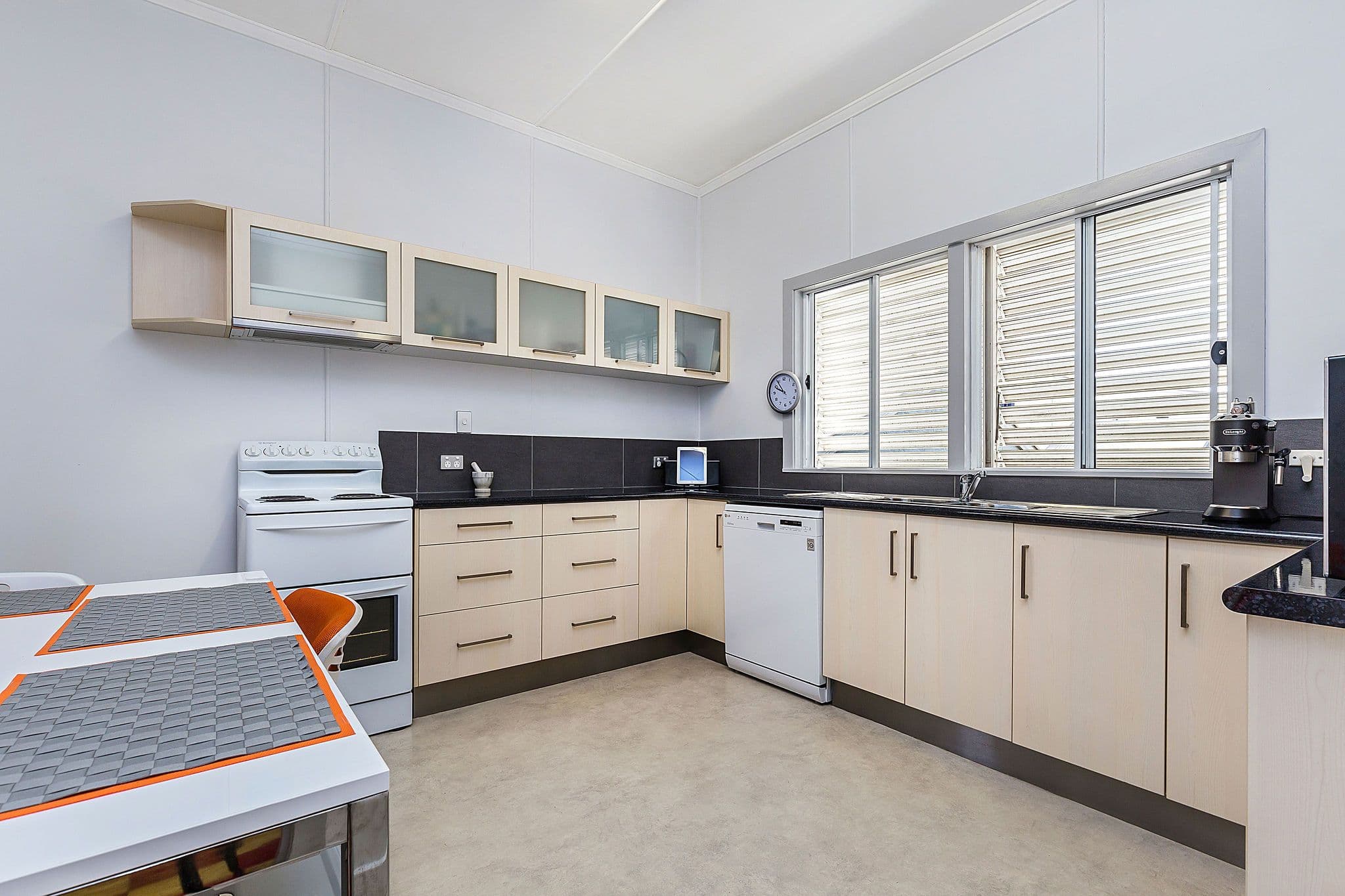 31 Brookfield Road, Kedron QLD 4031, Kedron - Thumbnail 4