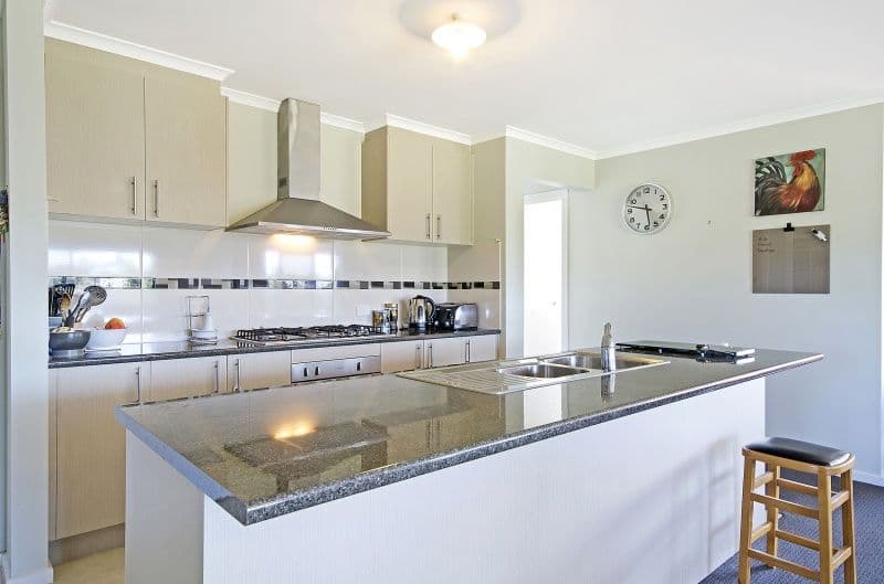 27 Russell Street, TEESDALE VIC 3328, Teesdale - Thumbnail 2