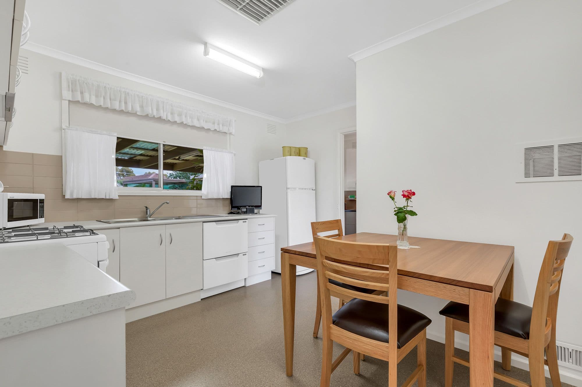 21 Dove Avenue, Altona - Thumbnail 2