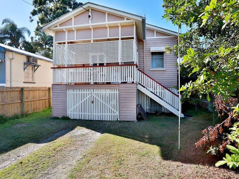 20 Barton Street, SANDGATE QLD 4017, Sandgate - Thumbnail 2