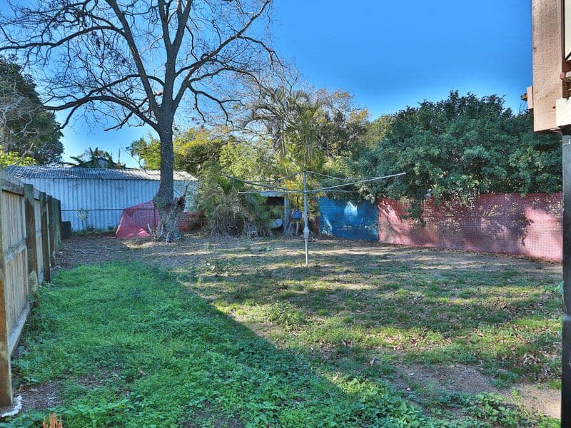 20 Barton Street, SANDGATE QLD 4017, Sandgate - Thumbnail 8