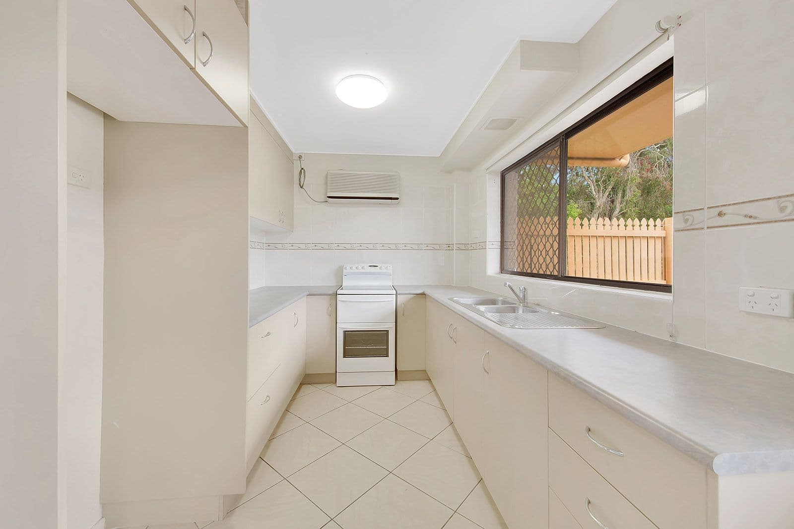 253 Auckland Street, South Gladstone QLD 4680, South Gladstone - Image 1